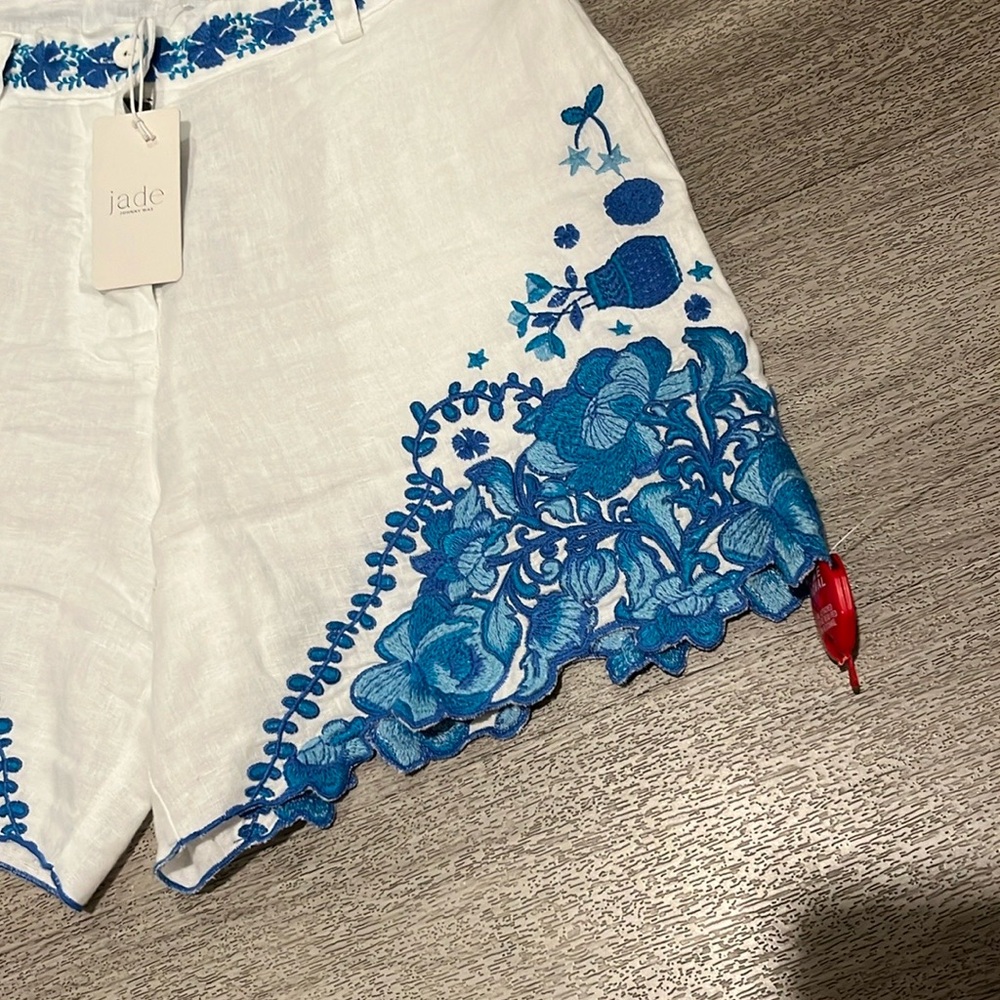 New Johnny Was Tai Linen Jade White and Blue Shorts with Ornate Design - Picture 11 of 16